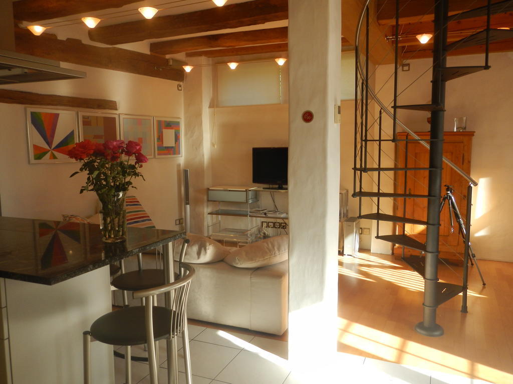 Guesthouse Les Mignardises Laufen-Uhwiesen Habitación foto