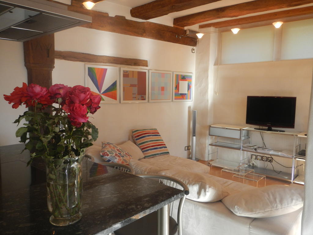 Guesthouse Les Mignardises Laufen-Uhwiesen Habitación foto