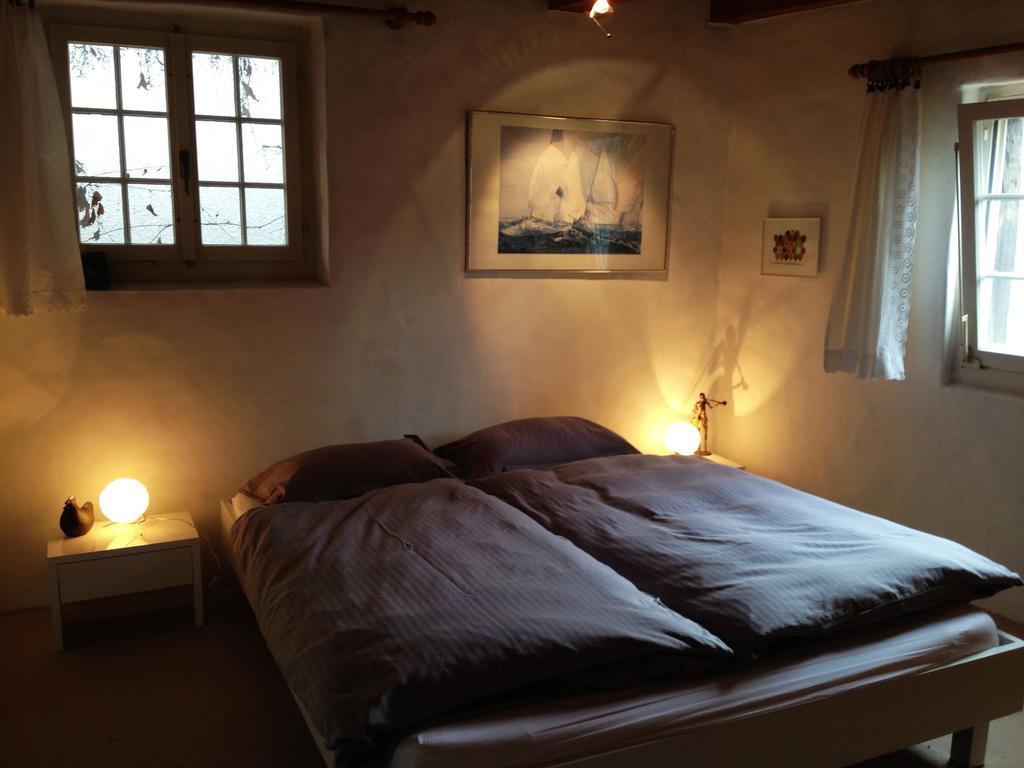 Guesthouse Les Mignardises Laufen-Uhwiesen Habitación foto